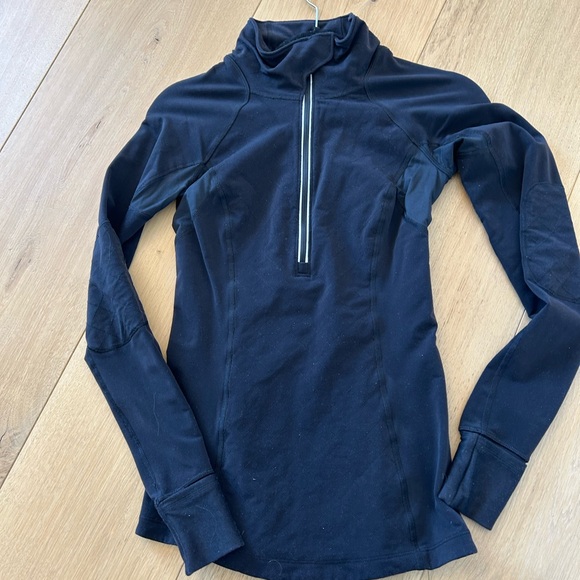Lululemon half Zip Black - Picture 1 of 3